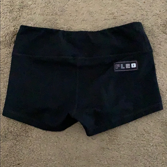 Fleo Pants - Workout shorts